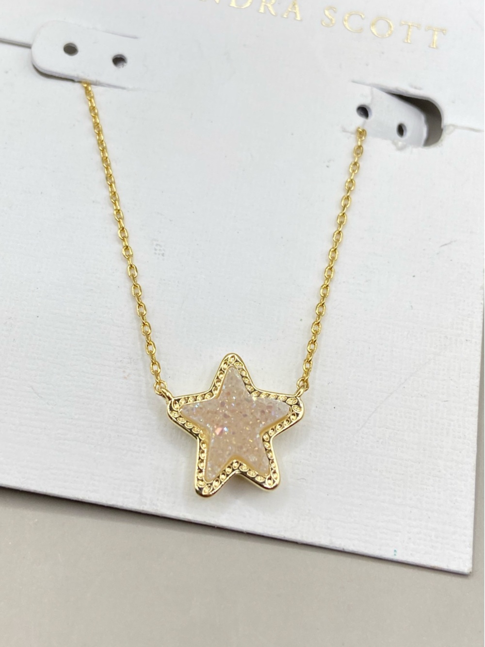 NWT Kendra Scott Jae Star Short Pendant Necklace - Picture 3 of 6